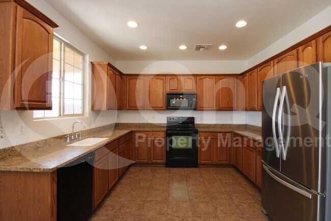 26800 N 176th Ln Surprise, AZ 85387 photo 3