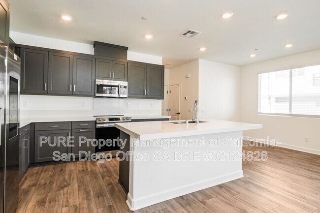 812 Mateo St Chula Vista, CA 91911 photo 3