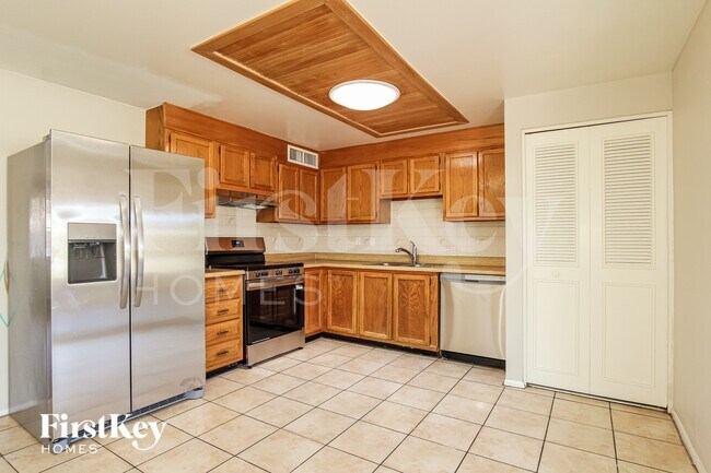 13249 N 14th Dr Phoenix, AZ 85029 photo 5