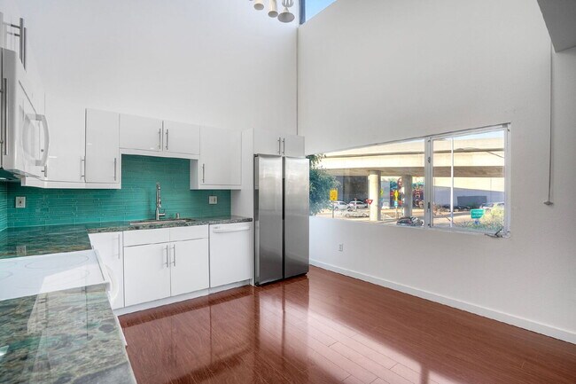 1944 State St San Diego, CA 92101 photo 5