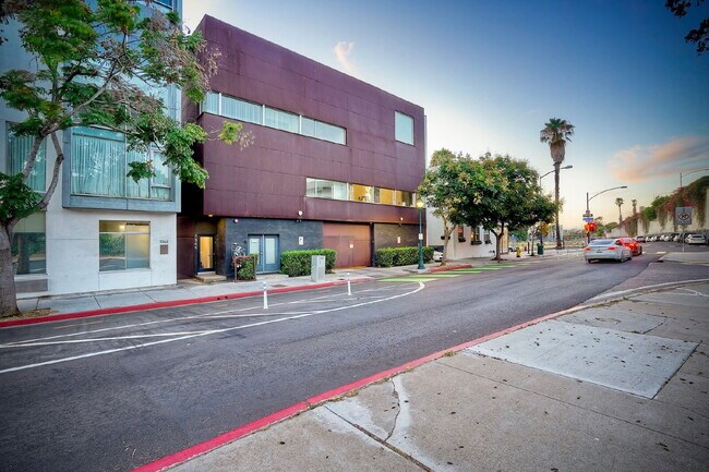 1944 State St San Diego, CA 92101 photo 2