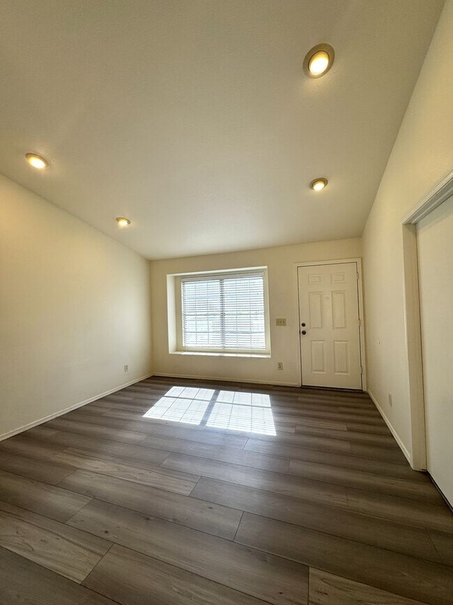 131 S Sean Dr Chandler, AZ 85224 photo 3