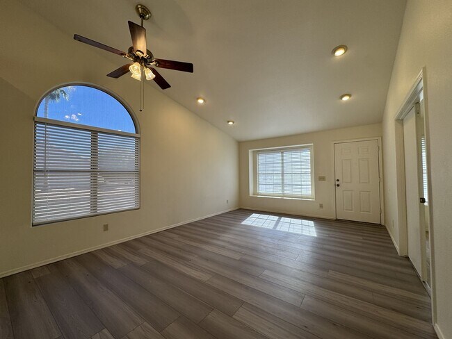 131 S Sean Dr Chandler, AZ 85224 photo 5