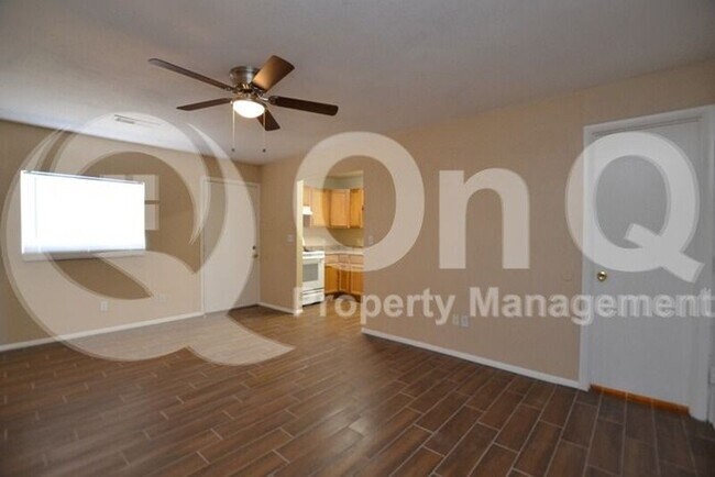 2824 W Louise Dr Phoenix, AZ 85027 photo 3
