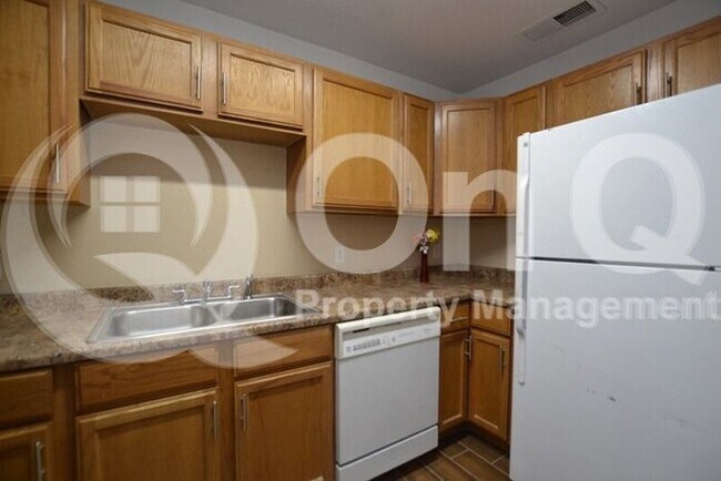 2824 W Louise Dr Phoenix, AZ 85027 photo 2