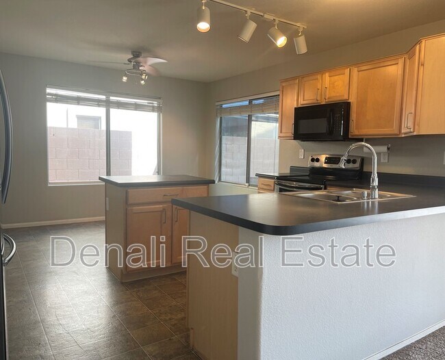 7813 S 47th Ln Phoenix, AZ 85339 photo 5