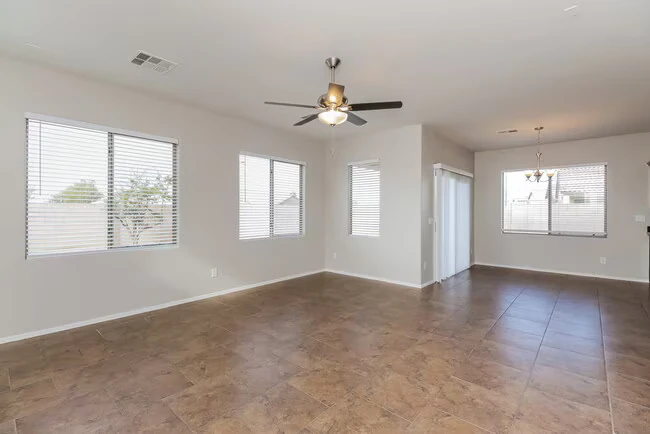 38514 N Navarro Dr San Tan Valley, AZ 85140 photo 4
