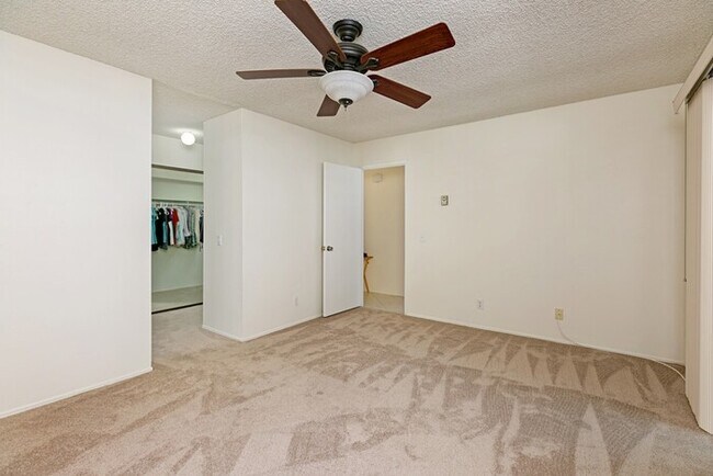 2308 Altisma Way Carlsbad, CA 92009 photo 5