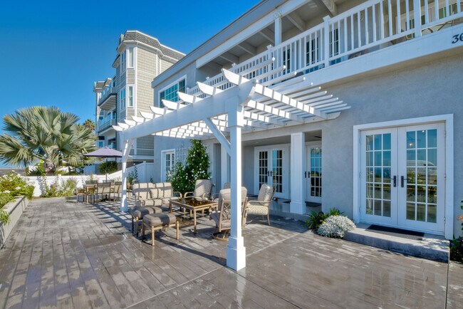 3690 Carlsbad Blvd Carlsbad, CA 92008 photo 4
