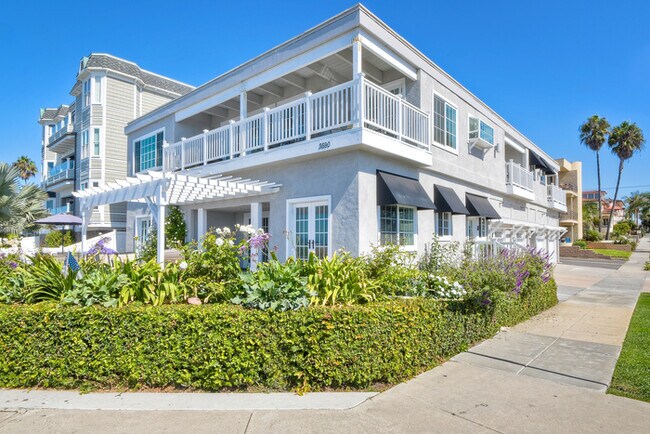 3690 Carlsbad Blvd Carlsbad, CA 92008 photo 3