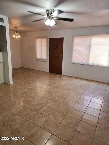 4266 N 68th Dr Phoenix, AZ 85033 photo 3