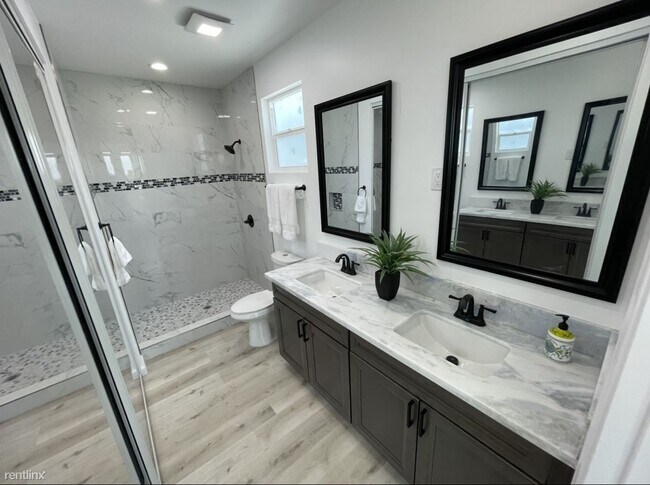 4325 Clairemont Dr San Diego, CA 92117 photo 4
