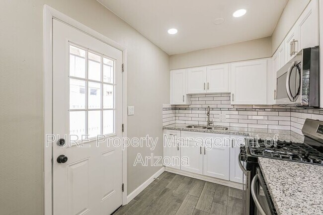 3237 N 66th St Scottsdale, AZ 85251 photo 4