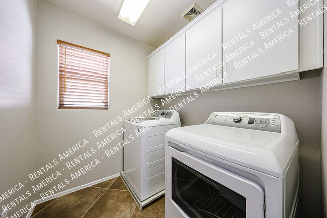 3751 Desert Creek Ln Anthem, AZ 85086 photo 4