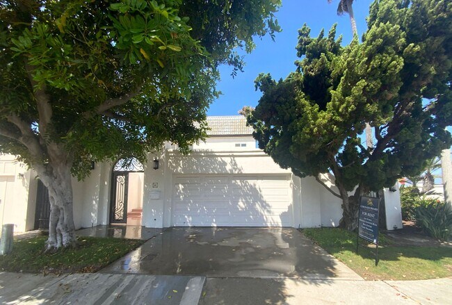 44 Half Moon Bend Coronado, CA 92118