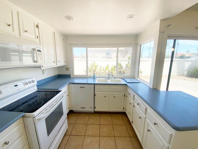 44 Half Moon Bend Coronado, CA 92118 photo 5