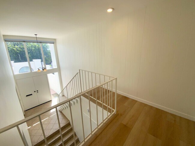 44 Half Moon Bend Coronado, CA 92118 photo 4