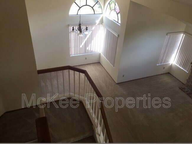 12951 Pipilo Ct San Diego, CA 92129 photo 2