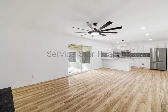 2331 E Manhatton Dr Tempe, AZ 85282 photo 5