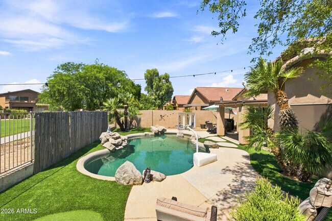 15341 W Maui Ln Surprise, AZ 85379 photo 3