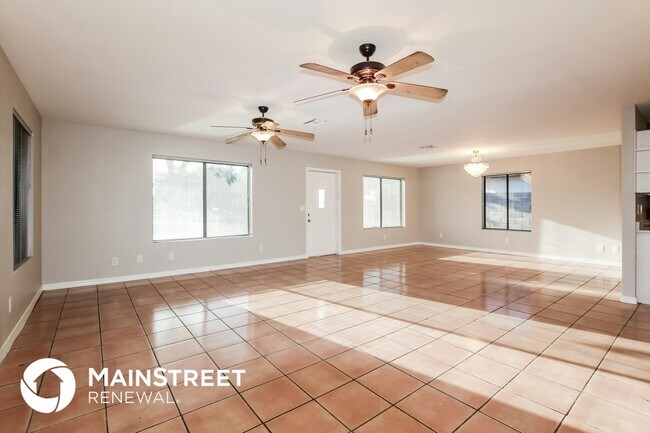 11635 N 83rd Ave Peoria, AZ 85345 photo 4