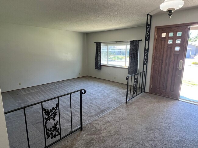 2335 Shannon Lane, Walnut Creek, CA 94598 photo 3