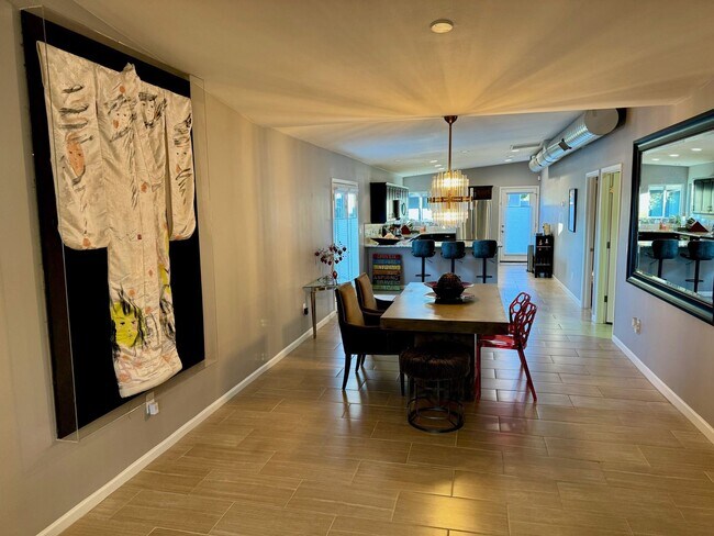 1510 E Whitton Ave Phoenix, AZ 85014 photo 2