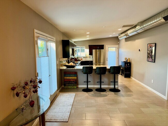 1510 E Whitton Ave Phoenix, AZ 85014 photo 4