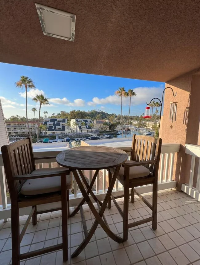 4705 Marina Dr Carlsbad, CA 92008 photo 2