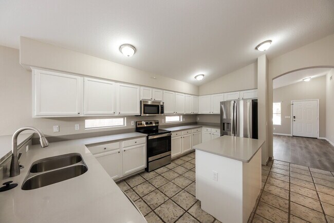 7418 W Lone Cactus Dr Glendale, AZ 85308 photo 5