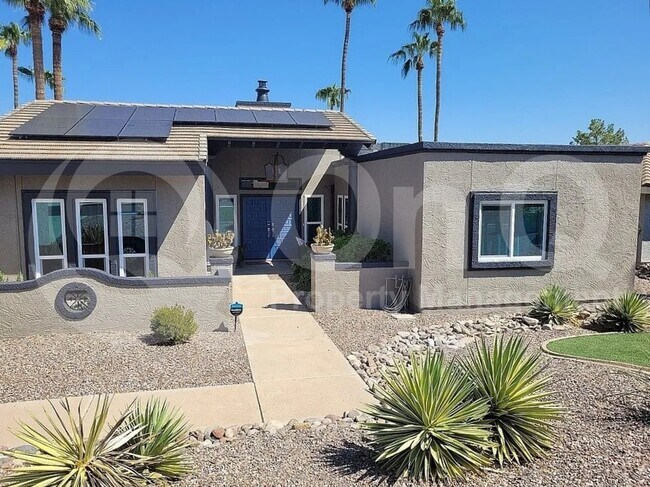 1914 E Beck Ln Phoenix, AZ 85022 photo 3