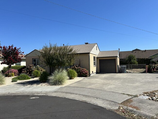 Charming 2 Bedroom/1 Bath In Petaluma photo 3