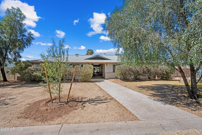 3518 E Montecito Ave Phoenix, AZ 85018 photo 2