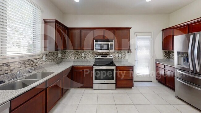 2694 N 73rd Dr Phoenix, AZ 85035 photo 4
