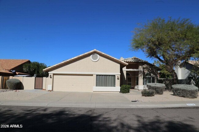 9014 E Larkspur Dr photo 2