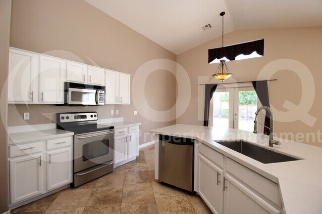 1938 S Sandstone St Gilbert, AZ 85295 photo 3