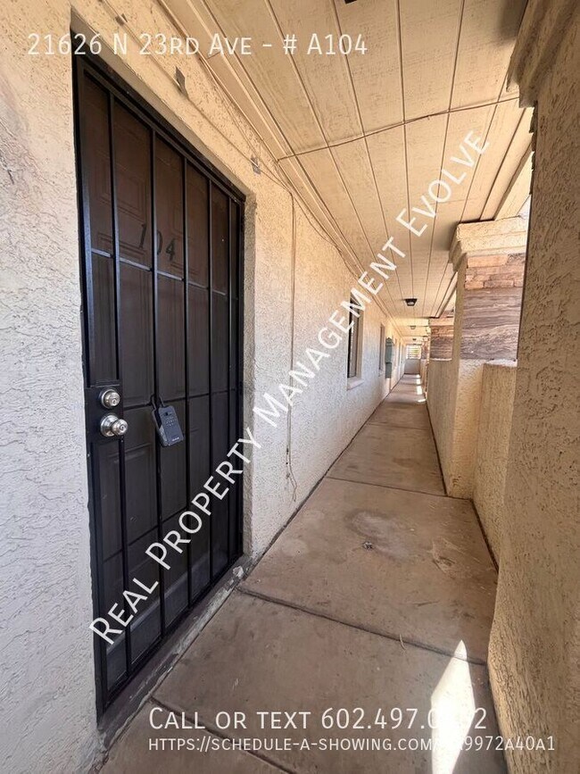 21626 N 23rd Ave Phoenix, AZ 85027 photo 2