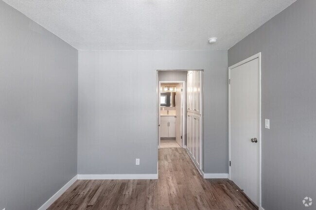 Lincoln Apartments photo 4