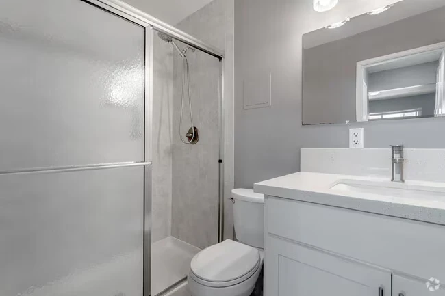 Lincoln Apartments photo 5