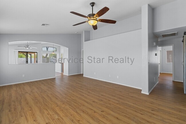 14763 N 149th Dr Surprise, AZ 85379 photo 2