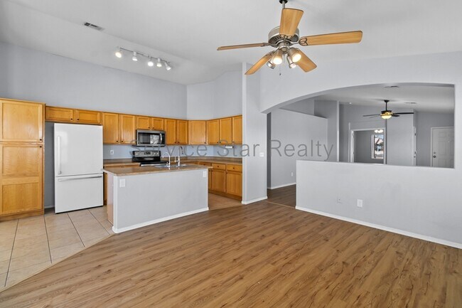 14763 N 149th Dr Surprise, AZ 85379 photo 5