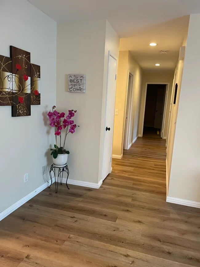 2469 Morningside St San Diego, CA 92139 photo 2