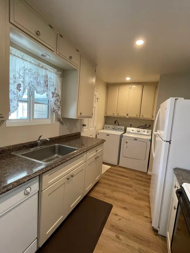 2469 Morningside St San Diego, CA 92139 photo 4
