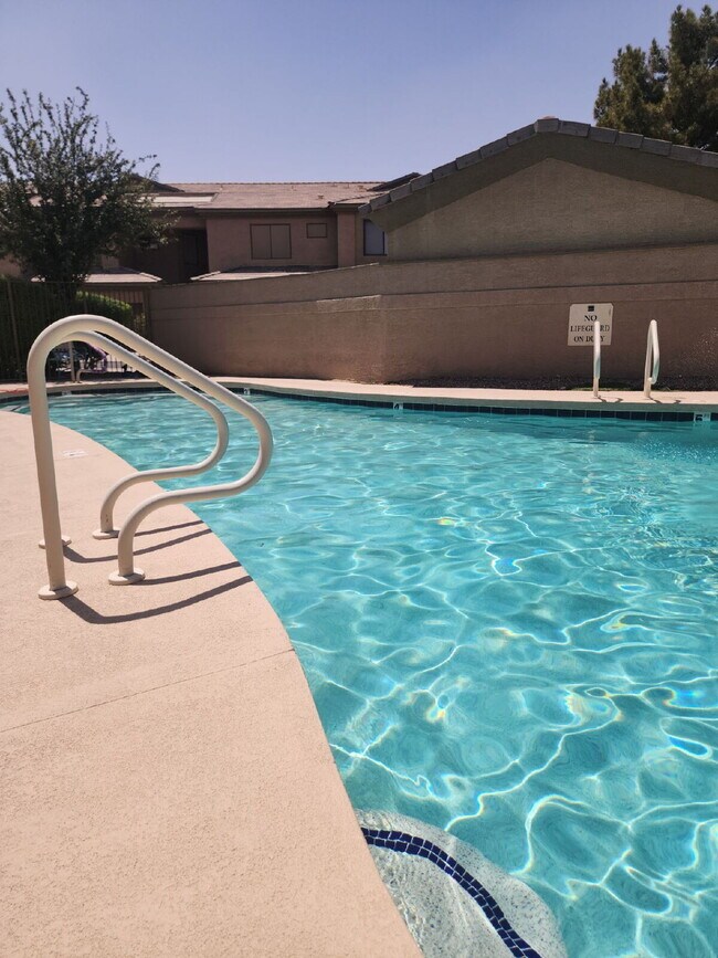 705 W Queen Creek Rd Chandler, AZ 85248 photo 4