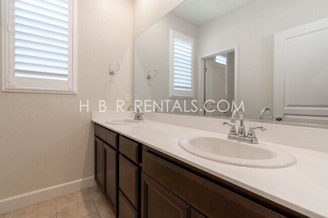 1496 Dairy Dr Tracy, CA 95391 photo 5