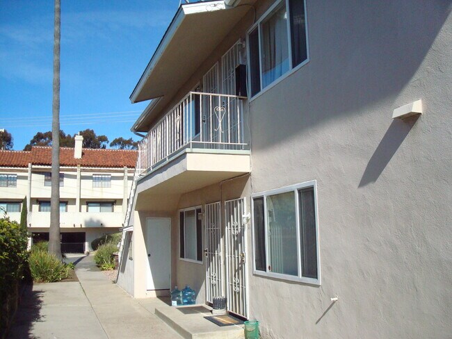 5613 Mildred St San Diego, CA 92110 photo 2