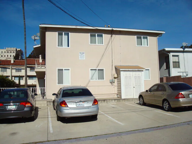 5613 Mildred St San Diego, CA 92110 photo 3