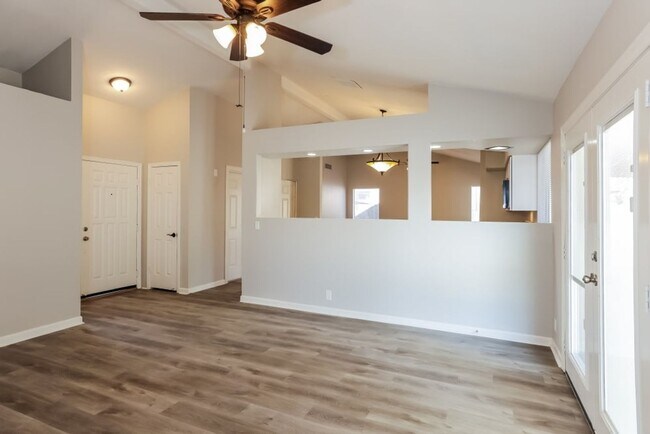 5656 W Mescal St Glendale, AZ 85304 photo 3