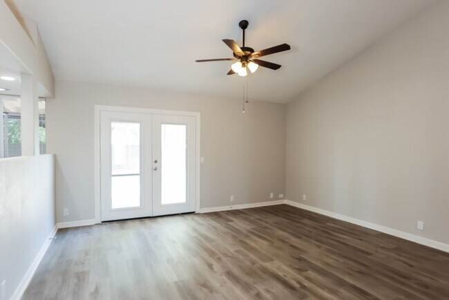 5656 W Mescal St Glendale, AZ 85304 photo 2