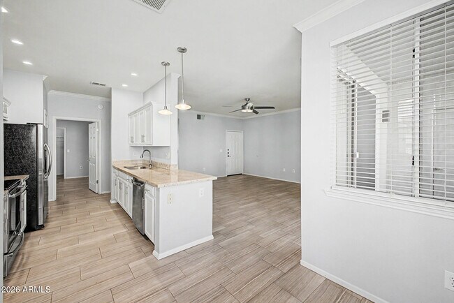 7009 E Acoma Dr Scottsdale, AZ 85254 photo 2